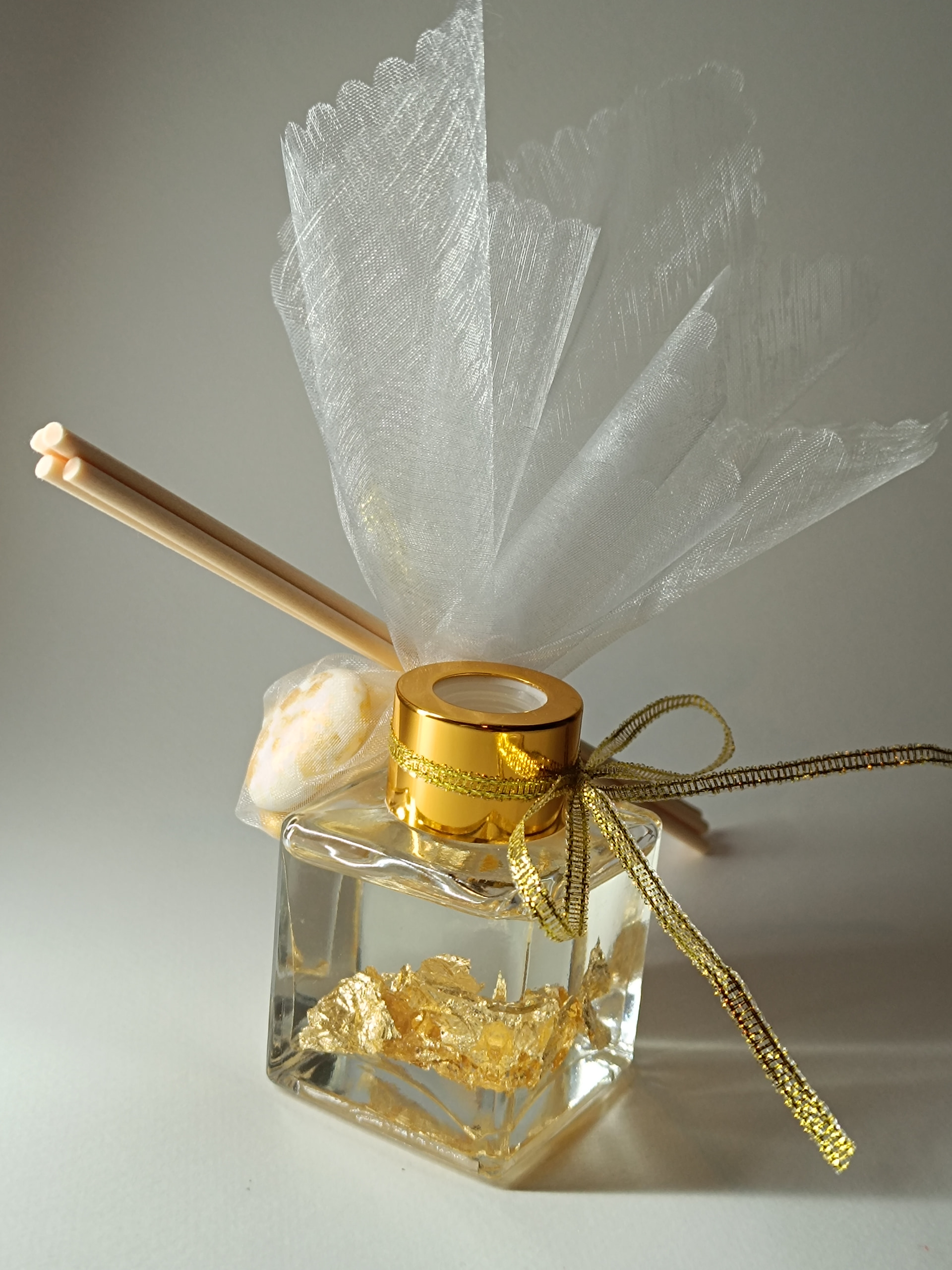 Lucire Candles — δημιουργίες στο εργαστήριο